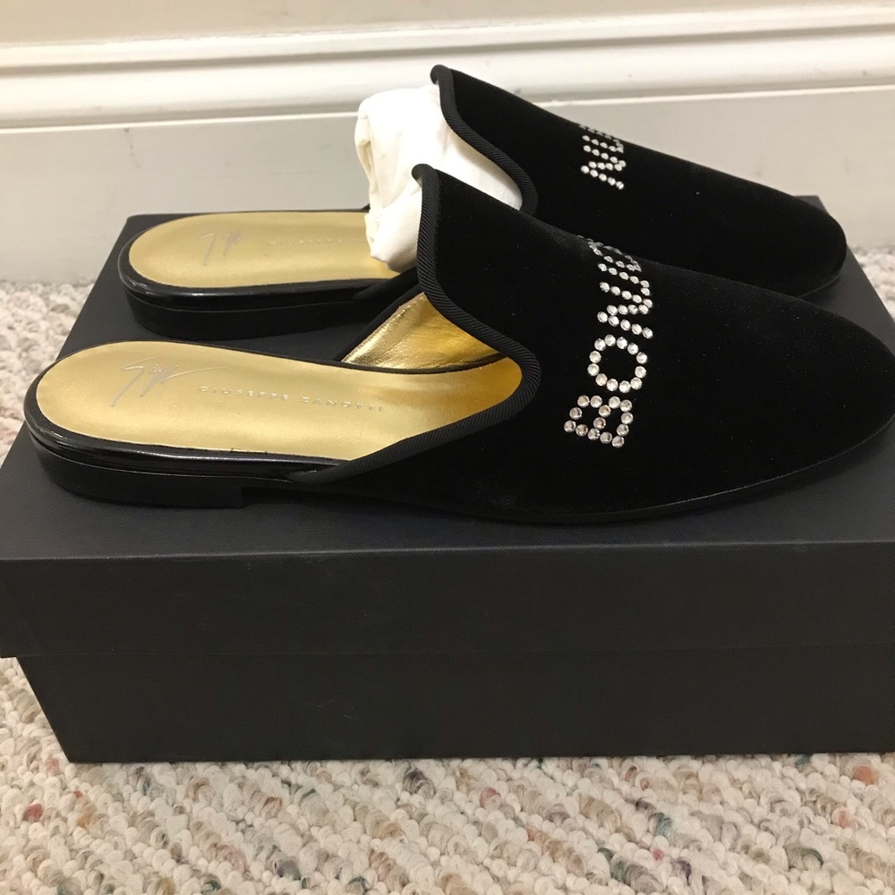 🆕 Giuseppe Zanotti velvet “bonjour” crystal mules - Picture 3 of 6